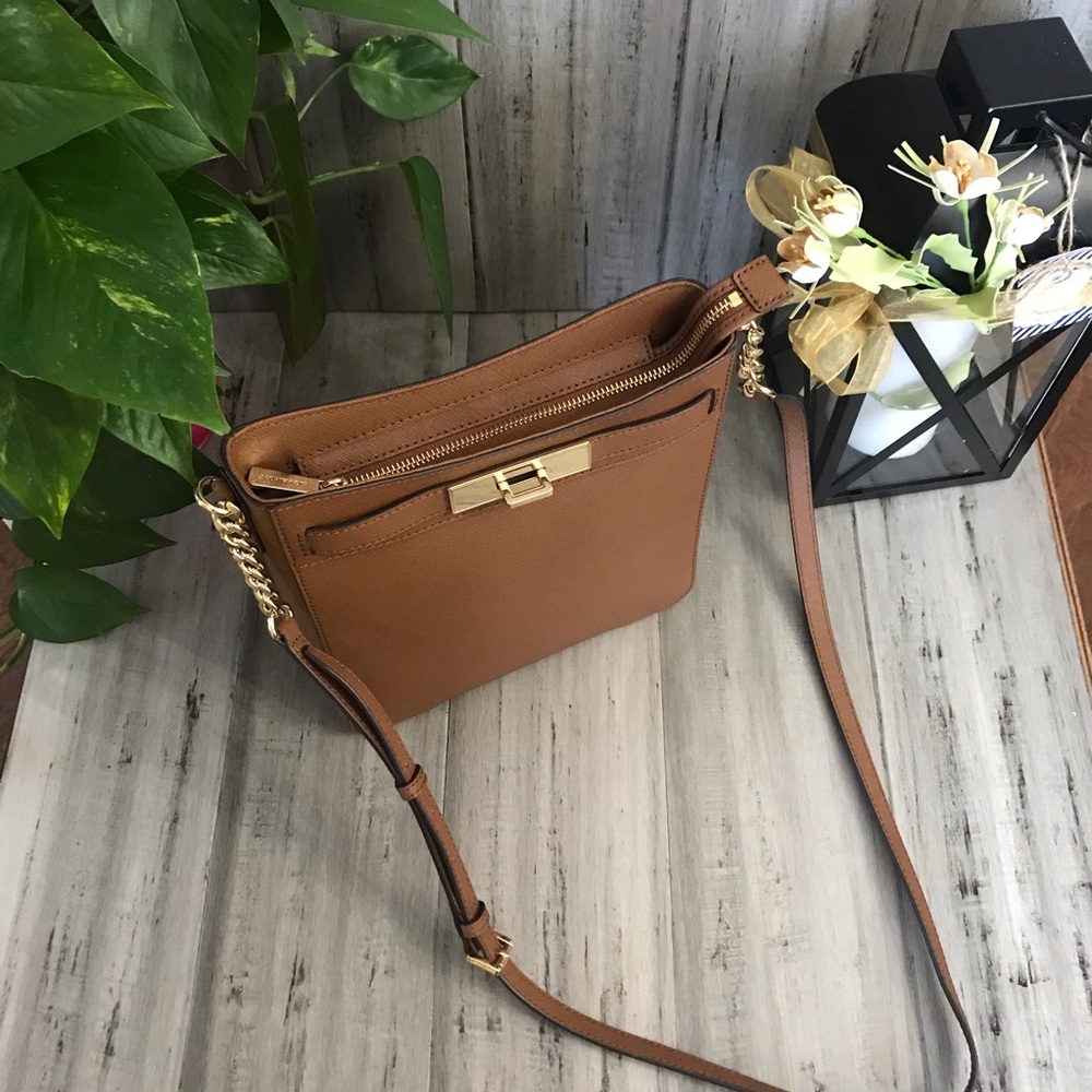 Michael Kors Hamilton Messenger Bag - Picture 3 of 7
